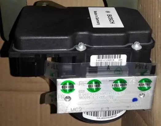 خرید مجموعه بلوك هيدروليك با براكت،پيچها وضربه گير بوش - BOSCHتیبا ساینا - لوازم یدکی رافت